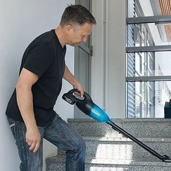 Akumulatorski ručni usisivač Makita DCL180ZB - Slika 5