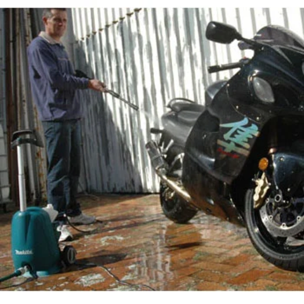 Čistač sa visokim pritiskom 100 bar Makita HW102 - Slika 6