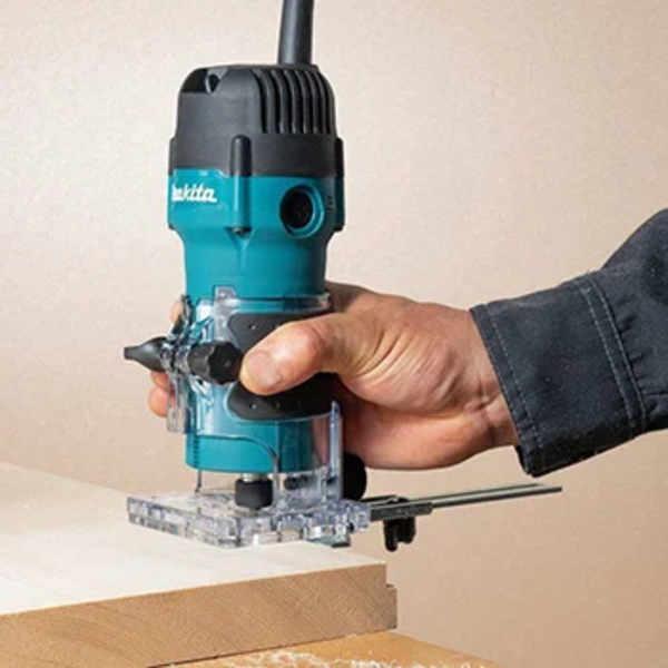 Jednoručna glodalica 530W 42mm mekim start 3711 Makita - Slika 2