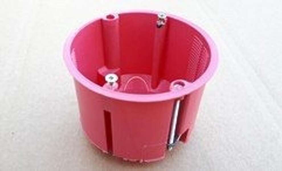 Montažna kutija za rigips za trofaznu utičnicu fi72x62 Beoplast - Slika 1