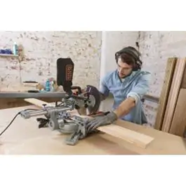 Potezna testera 1.600W BES700-QS Black&Decker - Slika 5