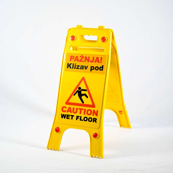 ‘’a’’-tabla-upozorenja-pazi-klizav-pod_45c2.webp