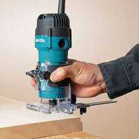Jednoručna glodalica 530W 42mm mekim start 3711 Makita - Slika 2