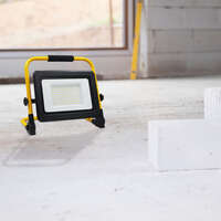 prenosivi-reflektor-crni-100w-6500k_a910.webp